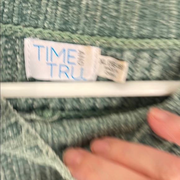 *Green Ribbed Knit Sweater - Picture 2 of 4